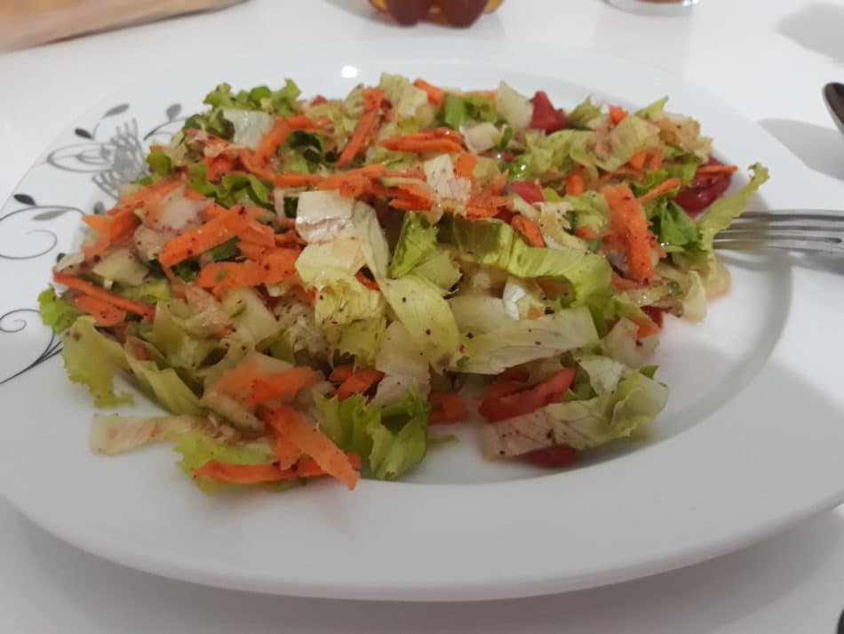 5 dakikada Marul Salatası Tarifi