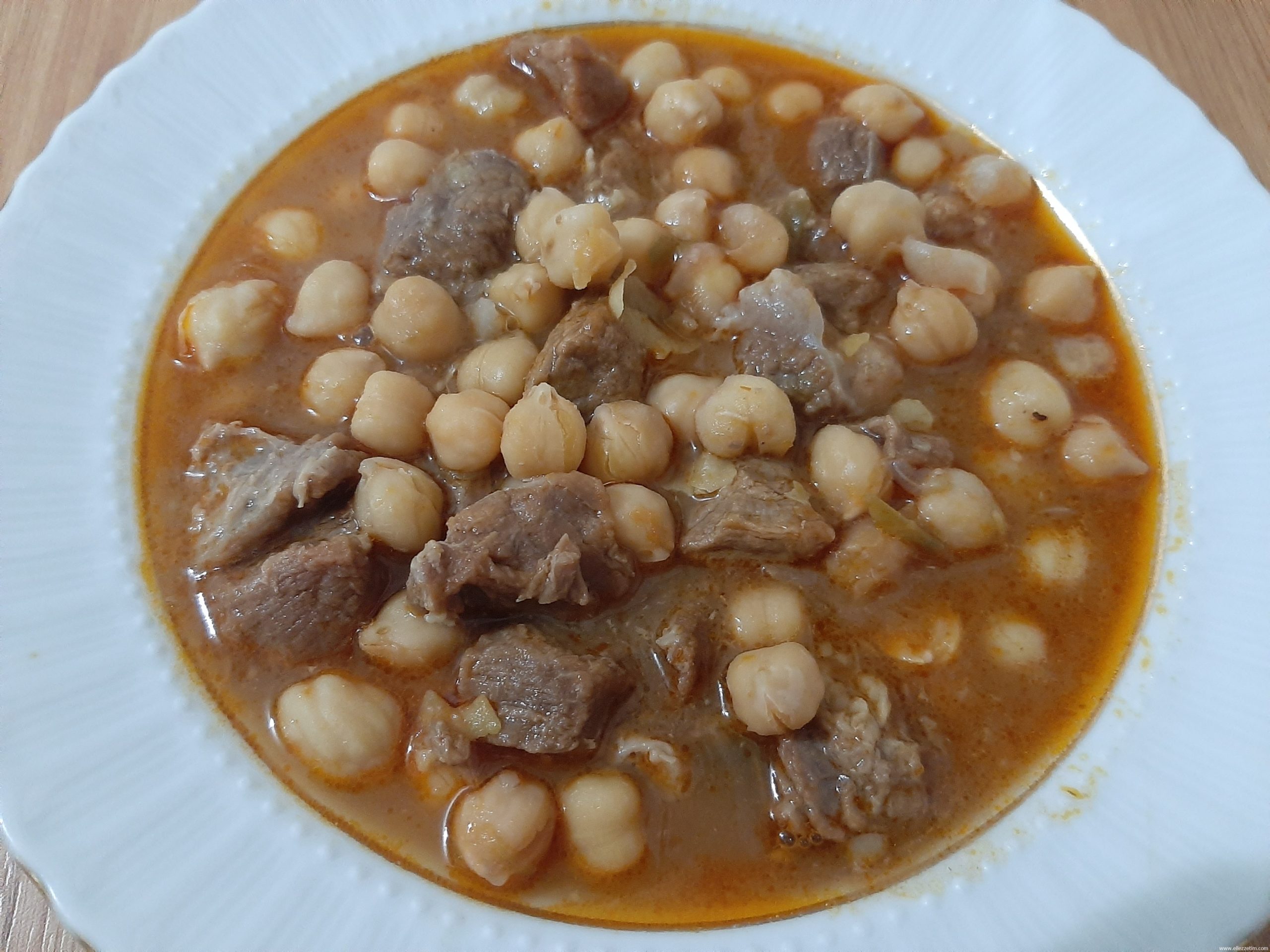 salçasız etli nohut yemeği
