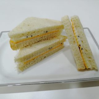 Üçgen Sandviç