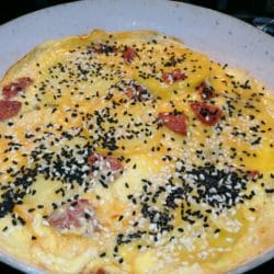 Susamlı Patatesli Omlet