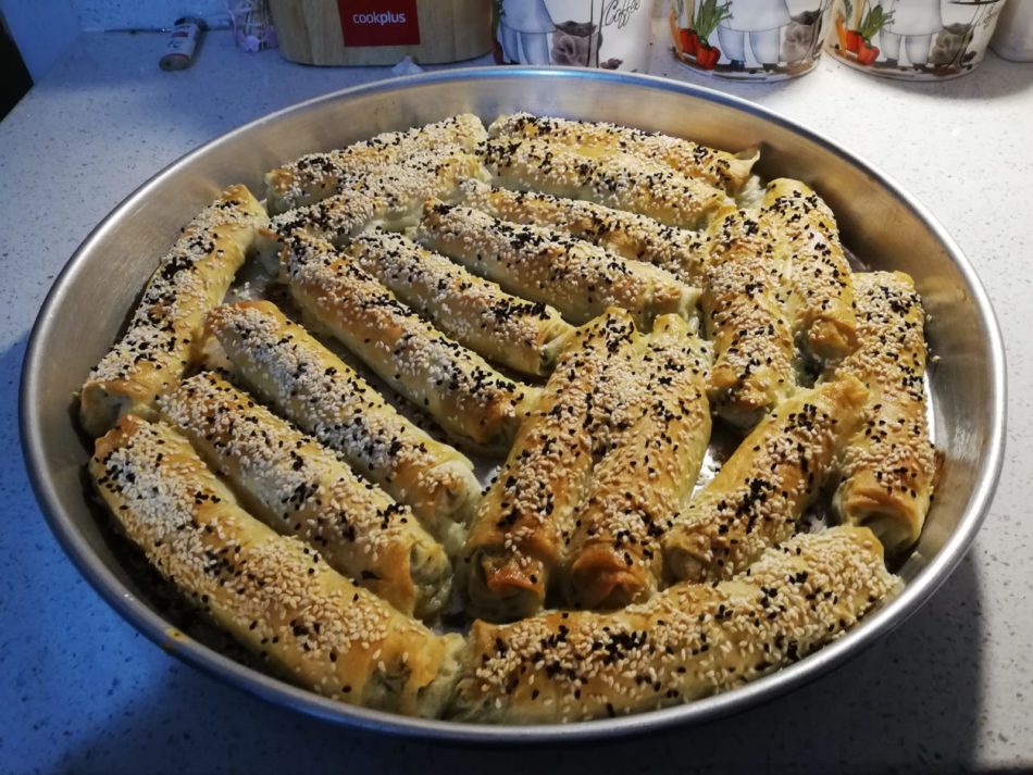 Ispanaklı ve Peynirli Börek