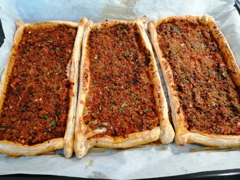 Milföy Hamurundan Kolay Lahmacun